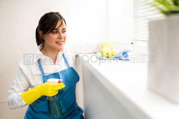 專業(yè)的房屋清潔服務。